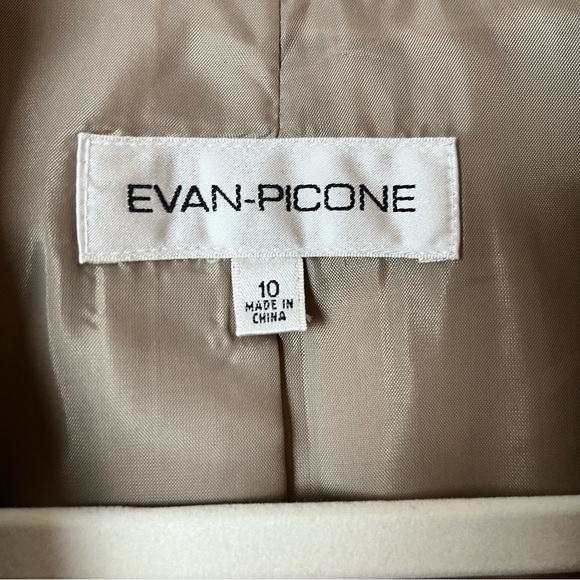 Evan Picone Tan Blazer with Notched Lapels and Tailored Fit - Picture 4 of 7